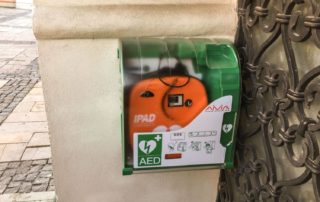 defibrylator aed w kosciele w illinois