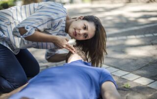 Odwracalne przyczyny zatrzymania krążenia (NZK), zasada 4H i 4T