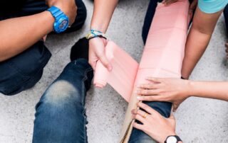 Pierwsza pomoc przy złamaniach kończyn